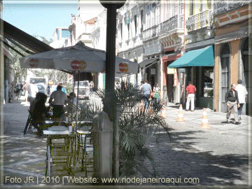 Rua do Lavradio onde acontece a Feira do Rio Antigo Rua do Lavradio onde acontece a Feira do Rio Antigo