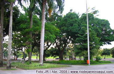 Pra&ccedil;a Luis de Cam&otilde;es na Gl&oacute;ria