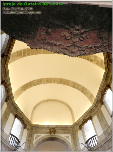 Teto e ab&oacute;badas da Igreja do Outeiro da Gl&oacute;ria