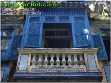Varanda e musharab no Largo do Botic�rio Varanda e musharab no Largo do Boticário