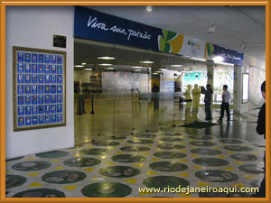 Hall de entrada e cal&ccedil;ada da fama, no Maracan&atilde;