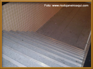 Tunel de acesso aos vestiários Tunel de acesso aos vestiários