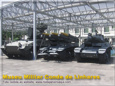 Exposi&ccedil;&atilde;o de tanques e ve&iacute;culos blindados