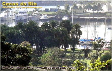 Marina da Gl&oacute;ria vista de Santa Teresa com barcos, lanchas, veleiros e iates atracados no local