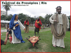 Presépio de Natal ao ar livre, em tamanho gigante, em papier maché Presépio de Natal ao ar livre, em tamanho gigante, em papier maché