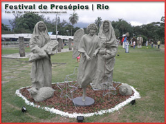 Pe&ccedil;as de pres&eacute;pio de natal esculpidas em tamanho grande