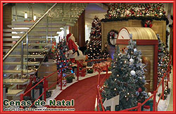 Decora&ccedil;&atilde;o natalina com caminhos internos