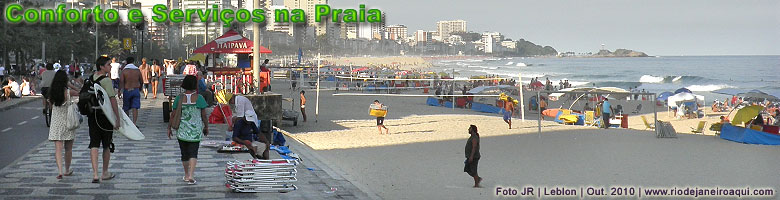 Praia do Rio - Cadeiras de praia de alguel e quiosque ao fundo Praia do Rio - Cadeiras de praia de alguel e quiosque ao fundo